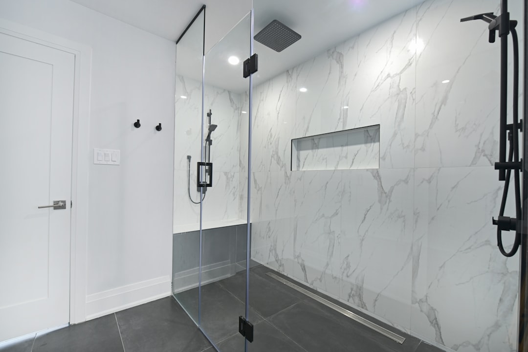 Bathroom remodeling in Lakewood, CA